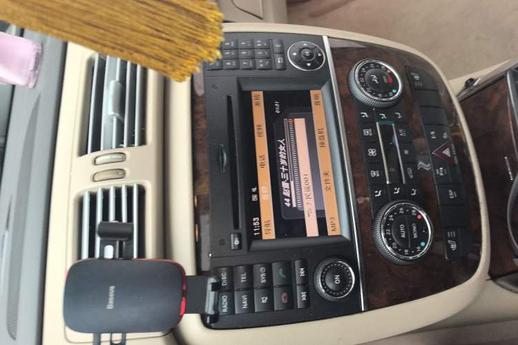 Used Mercedes-Benz R-Class 2010 R 300 L Luxury Model