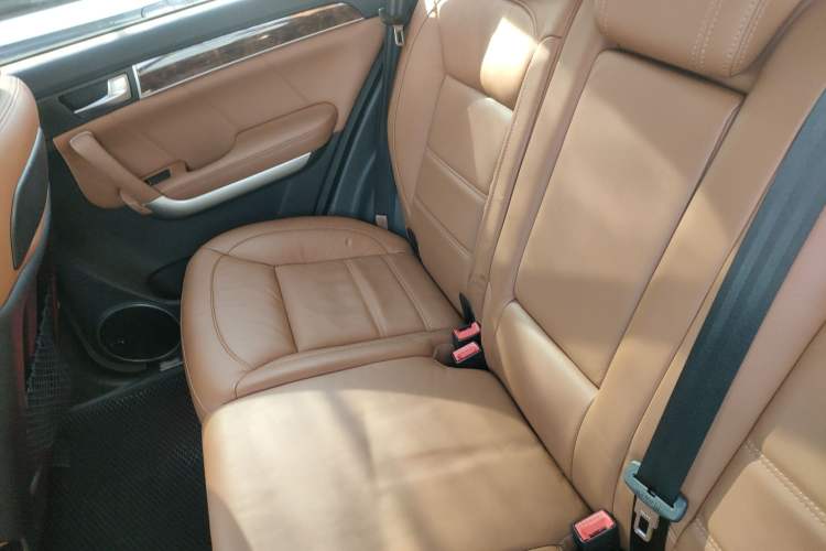 Used Haval H8 2015 2.0T Two-Wheel-Drive Luxury Version