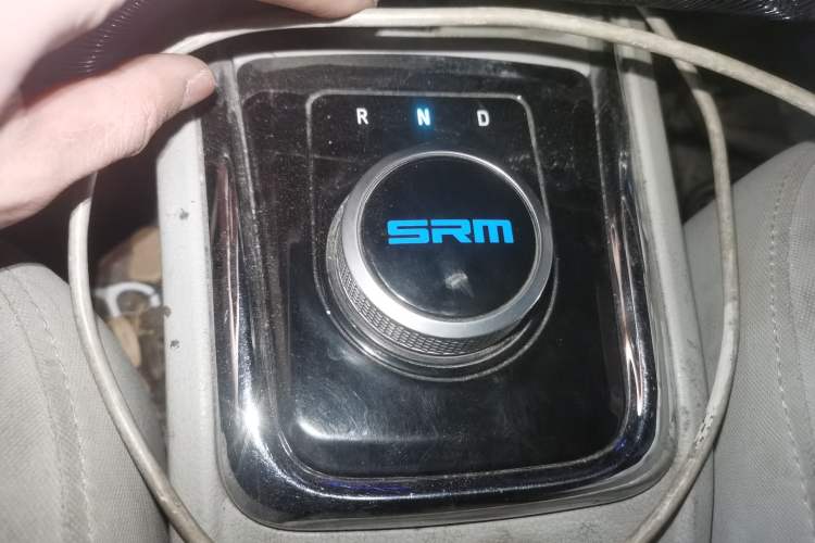 Used Sunlong DST 5 2021 All-Electric Van with 41.86 kWh Gear Lever