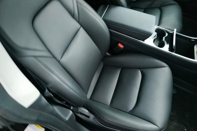 Used Tesla Model 3 2019 Standard Range Rear-Drive Upgraded Version
