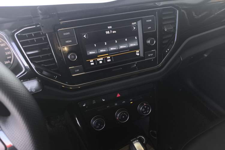 Used Volkswagen T-ROC 2018 280TSI DSG Two-Wheel-Drive Comfort Version China V Standard