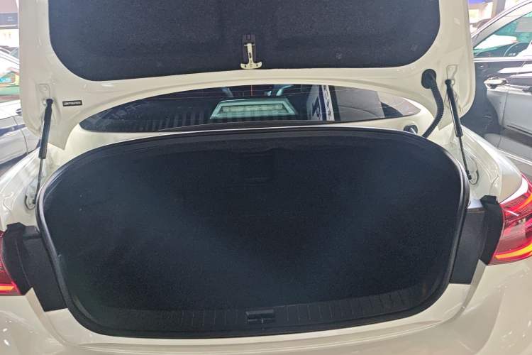 Used Infiniti Q50L 2018 2.0T Enjoyment Version China VI Standard
