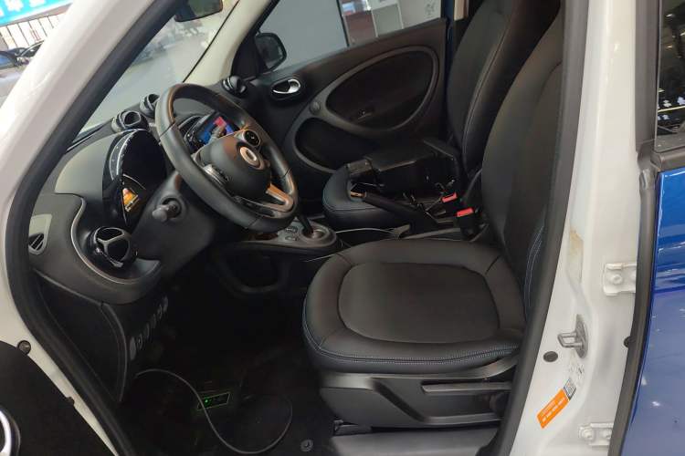 Used smart forfour 2018 1.0L 52kW Passion Edition Left Front Seat