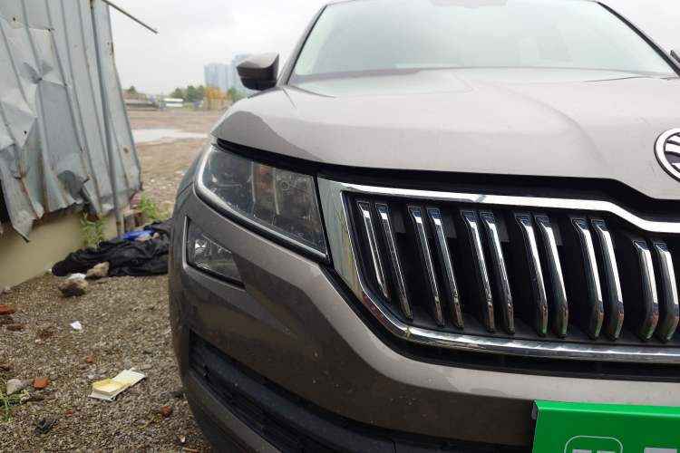 Used Skoda Kodiaq 2019 Restyled TSI330 5-Seater Two-Wheel Drive Comfort Version China V Emission Standard Right Front Headlight