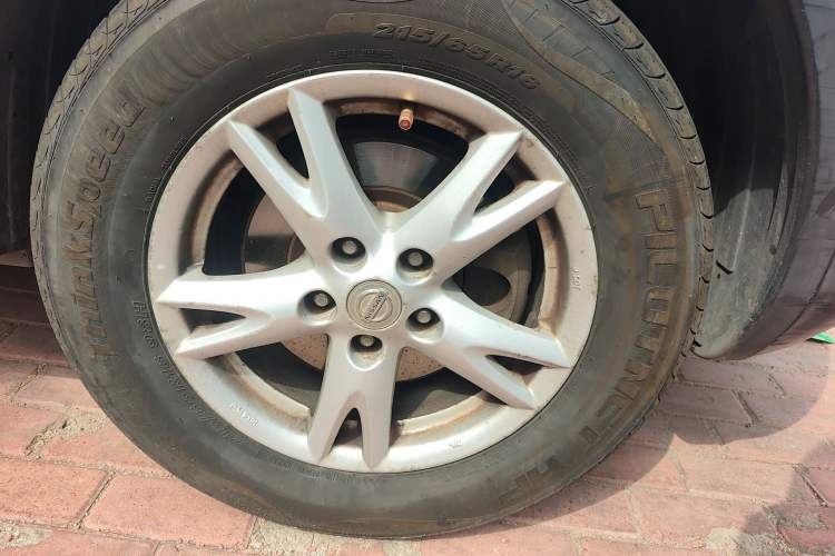 Used Nissan Qashqai 2011 2.0 XL Fire CVT 2WD Right Front Wheel Hub