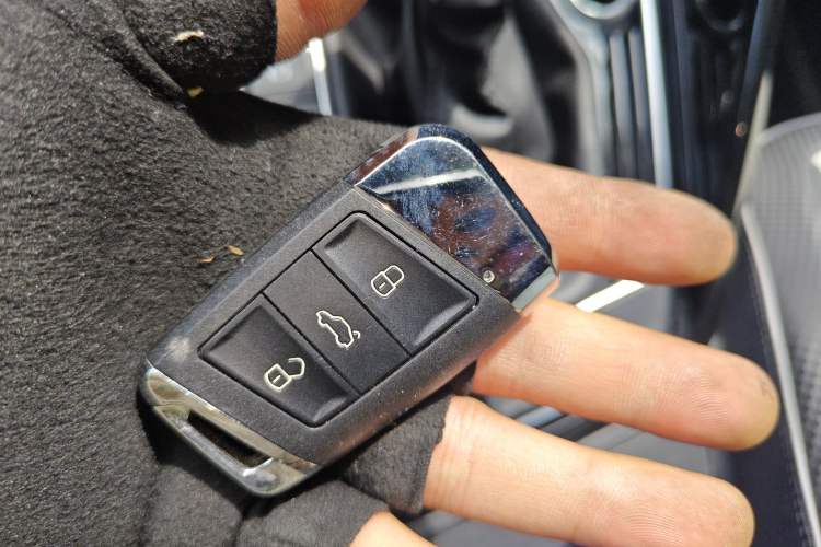 Used Volkswagen Tayron X 2020 330TSI Two-Wheel Drive Luxury Smart Connectivity Version Vehicle Key