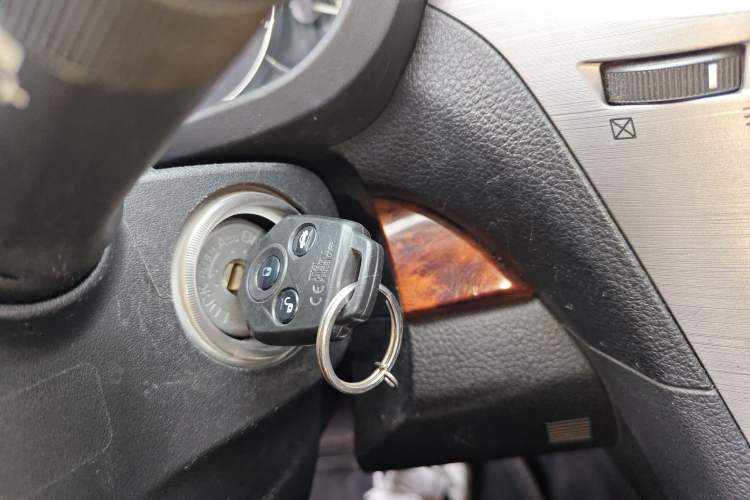 Used Subaru Outback 2010 2.5i Luxury Edition Vehicle Key