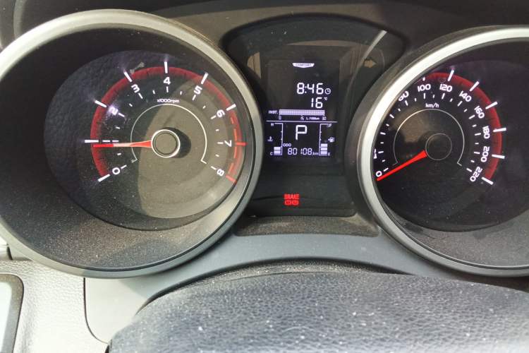 Used SsangYong Tivolan 2015 1.6L Automatic Two-Wheel Drive ZhiShang Edition Odometer Close Up