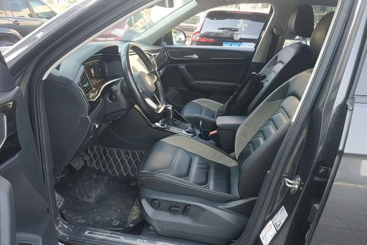 Used Volkswagen Tayron GTE Plug-in Hybrid 2022 1.4T Luxury Edition Left Front Seat