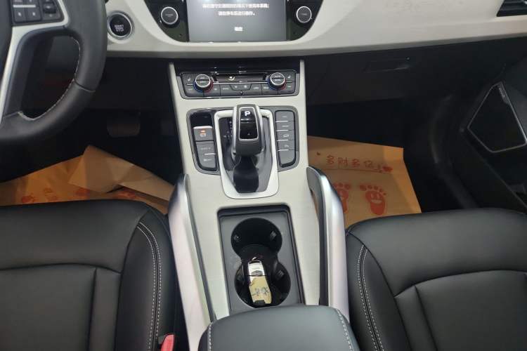 Used Geely Auto Emgrand X7 Sport 2020 1.8TD DCT Two-Wheel Drive Smart Connect 4G-Enabled Version Gear Lever