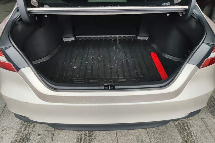 Used Toyota Camry 2018 2.5G Luxury Edition Trunk