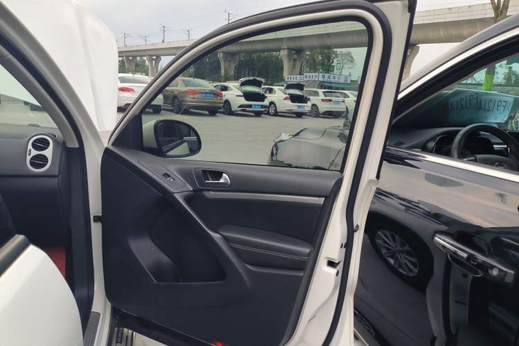 Used Volkswagen Tiguan L 2017 300TSI Automatic Two-Wheel Drive Silk Road Comfort Edition