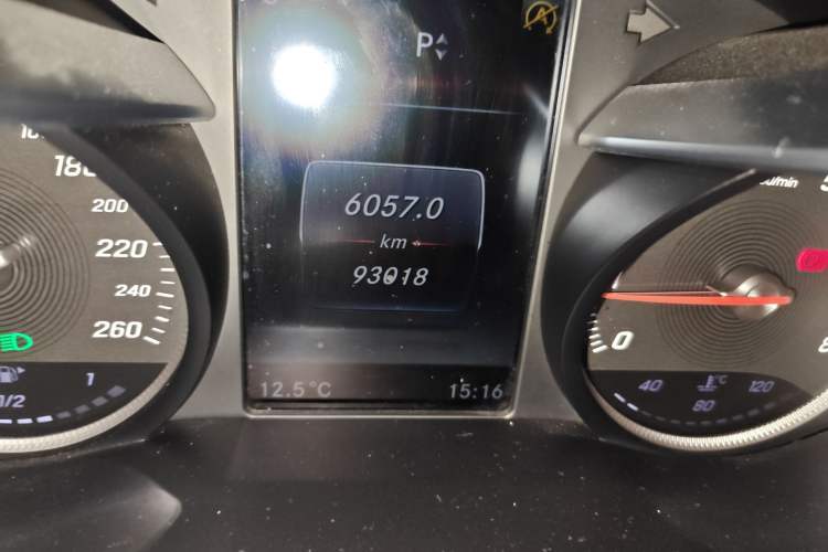 Used Mercedes-Benz GLC Coupe 2017 GLC 200 4MATIC Coupe SUV
