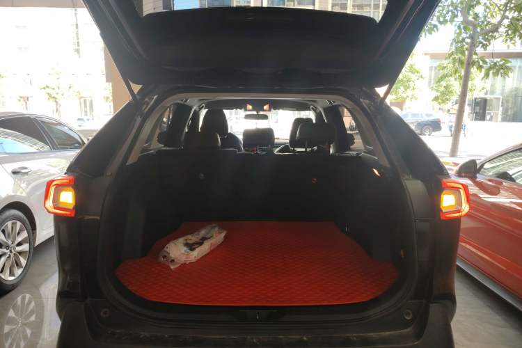 Used Toyota Wildlander 2022 2.0L CVT Two-Wheel Drive Leading Edition
