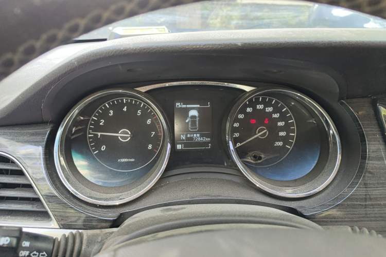 Used Baojun 730 2016 1.8L iAMT Luxury Model 7 Seats