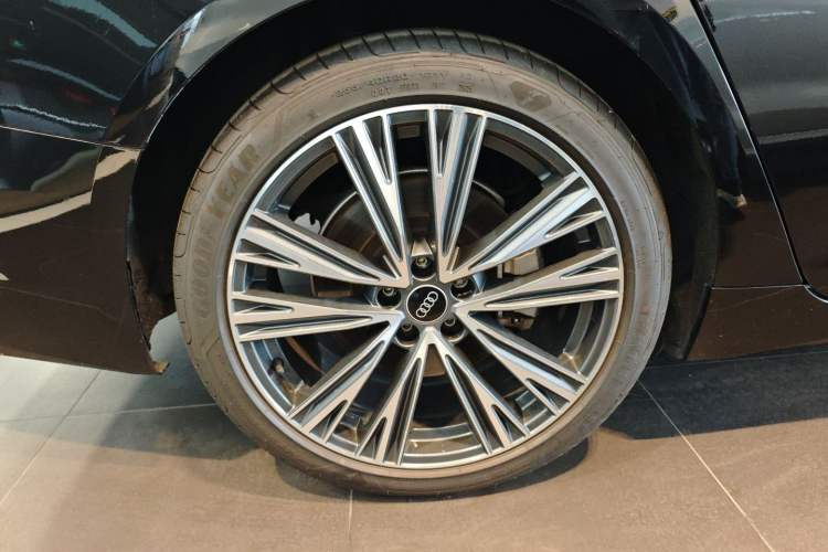 Used Audi A6L 2023 45 TFSI Prestige Elegant Edition Right Rear Wheel Hub