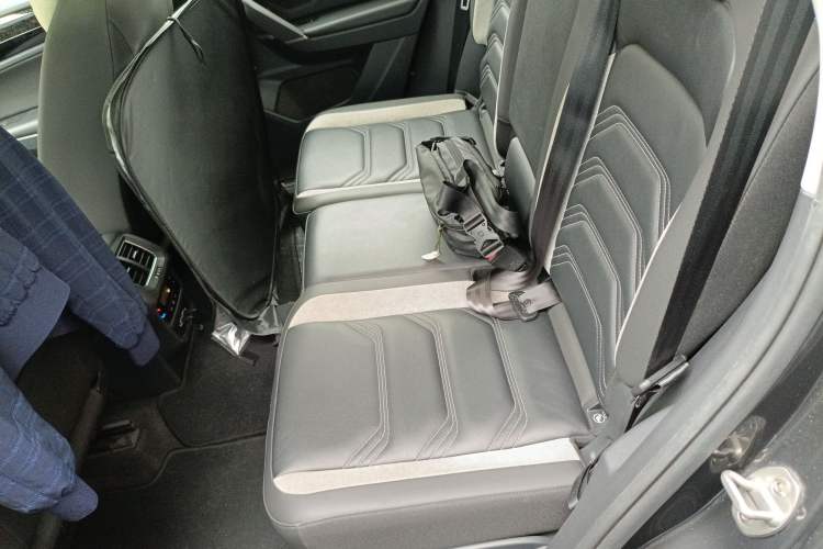 Used Volkswagen Tayron GTE Plug-in Hybrid 2020 1.4T Luxury Model Left Rear Seat