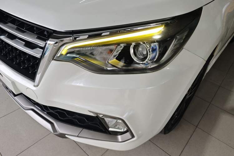 Used Venucia T70 2018 2.0L CVT Smart Enjoyment Version Left Front Headlight