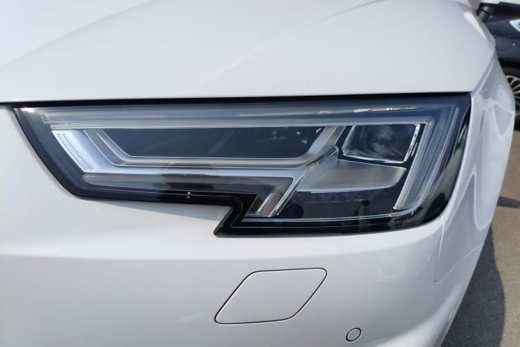 Used Audi A4L 2019 40 TFSI Fashion Edition China VI Emission Standard