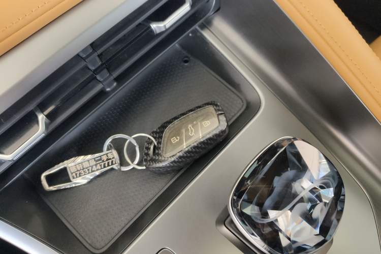 Used Roewe RX5 New Energy 2023 eRX5 Super Hybrid Prestige Edition Interior 1