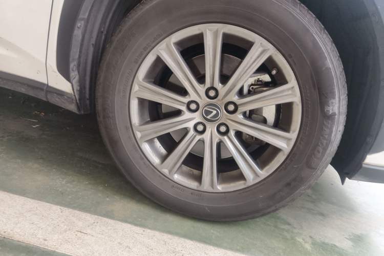 Used Lexus NX 2018 200 All-Wheel Drive FENGSHANG Version China VI Standard Right Front Wheel Hub