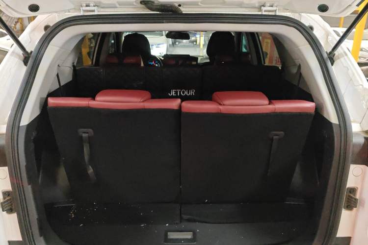 Used JETOUR X70 2023 1.5T DCT Overpass PRO+ Edition 7 Seats Trunk