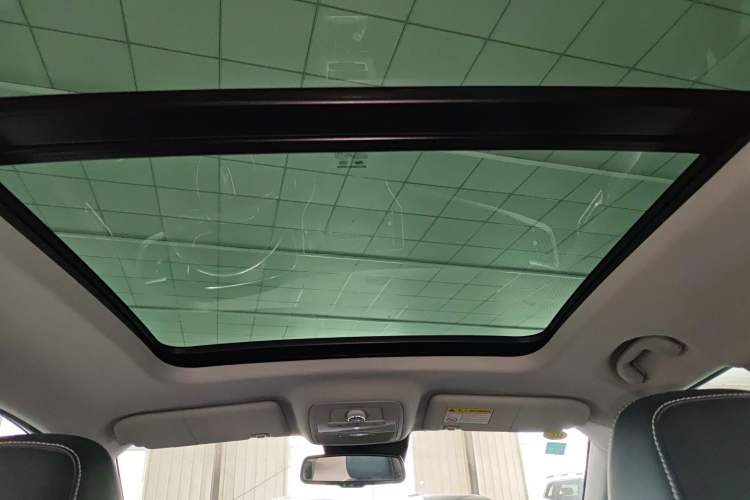 Used Roewe RX5 New Energy 2017 eRX5 50T Hybrid Connected Prestige Flagship Edition
