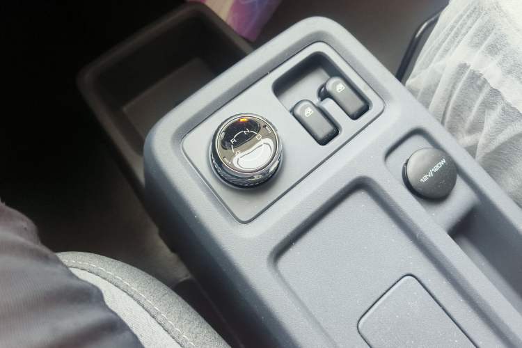 Used Wuling Yangguang 2025 Model 400km Bus Edition—Comfort Edition
