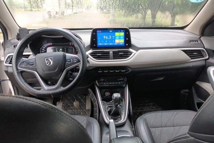Used Baojun 510 2017 1.5L Manual Fashion Model
