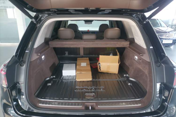 Used Hima AITO M9 2025 Extended-Range Ultra Version 52 kWh 5-Seater Edition