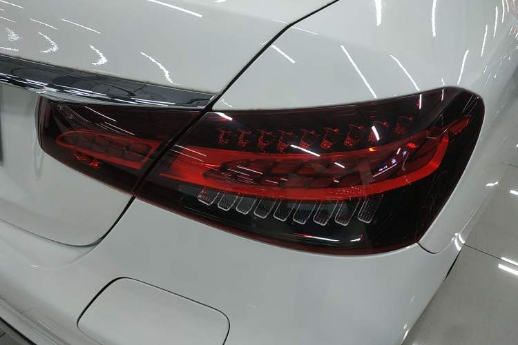 Used Mercedes-Benz E-Class New Energy 2021 E 350 e L Plug-in Hybrid Sports Sedan
