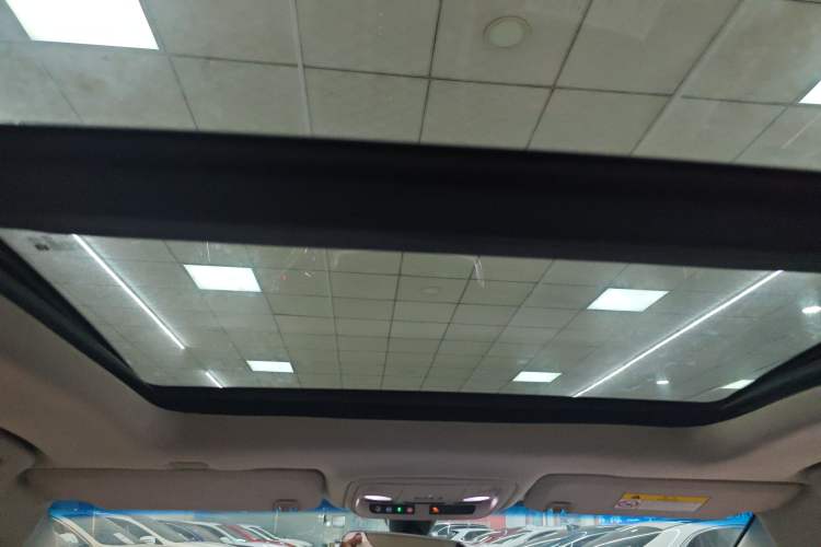 Used Cadillac XTS 2015 28T Comfort Model
