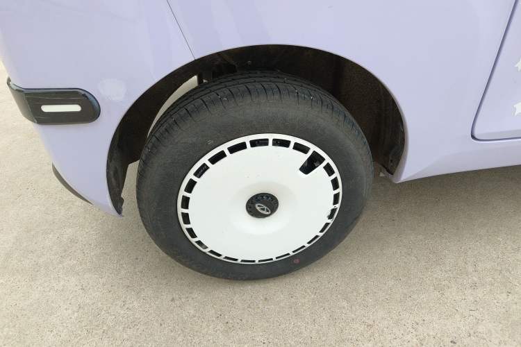 Used Chery QQ Ice Cream 2024 170km Sundae Right Rear Wheel Hub