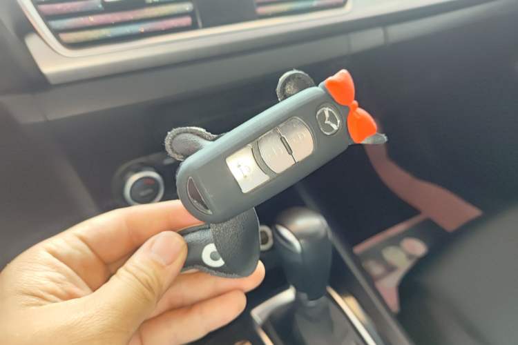 Used Mazda 3 Axela 2016 Sedan 1.5L Automatic Luxury Model Interior 1