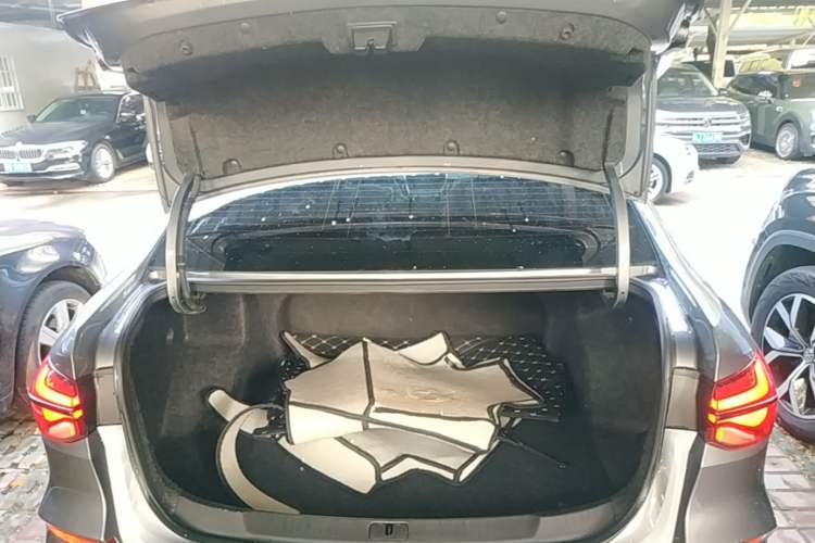 Used Chevrolet Monza 2022 Light Hybrid RS 330T Automatic Comfort Edition Trunk