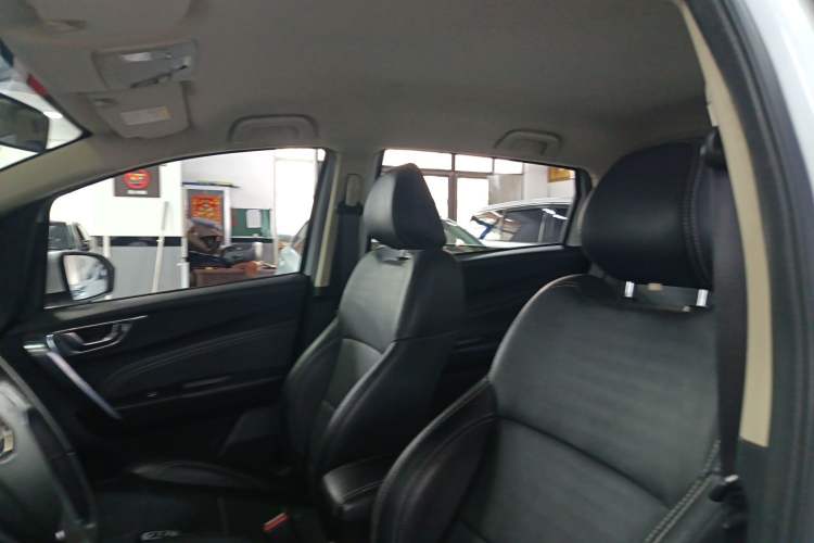 Used Geely Auto Vision X3 2017 1.5L Automatic Elite Model Headliner