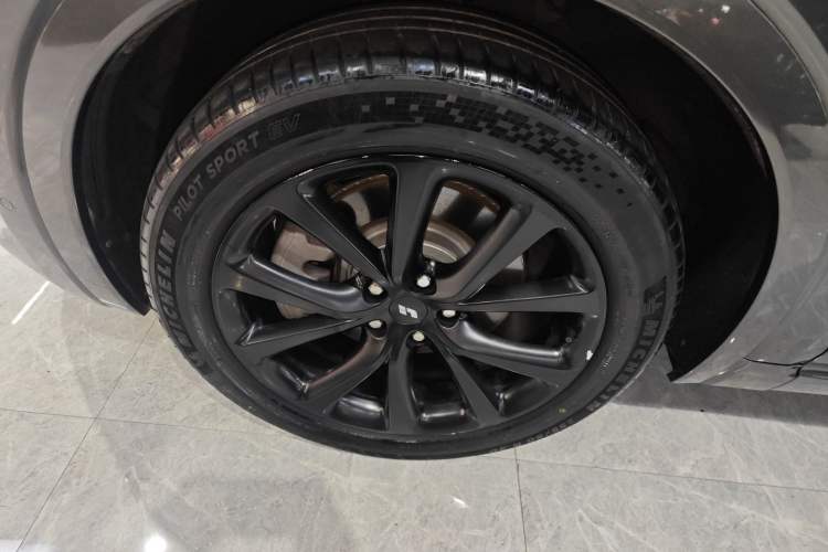 Used Li Auto ONE 2021 Extended-Range 6-Seater Version Exterior 4