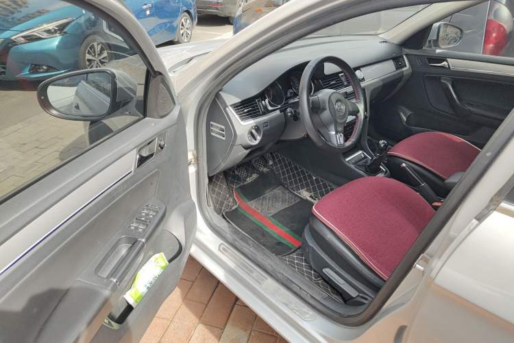 Used Volkswagen Bora 2013 1.6L Manual Comfort Model Driver Seat