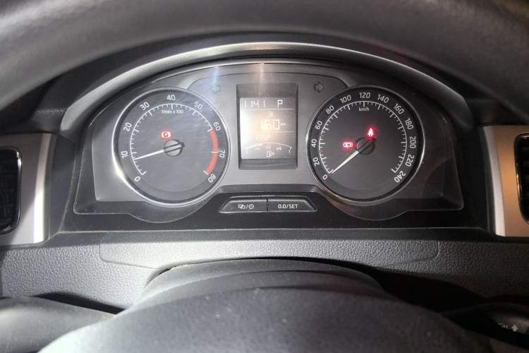 Used Skoda Rapid Spaceback 2014 1.6L Automatic Enjoyment Edition
