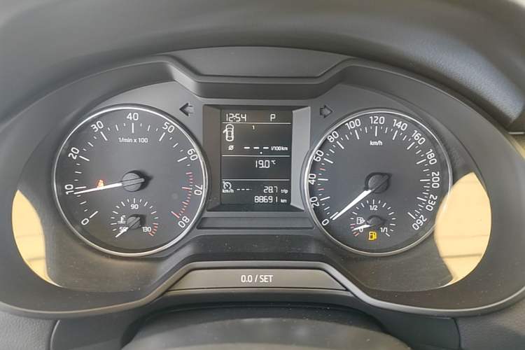 Used Skoda Octavia 2017 1.6L Automatic Chuanxing Edition Instrument Cluster