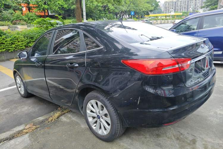 Used Ford Escort 2015 1.5L Automatic Fashion Model