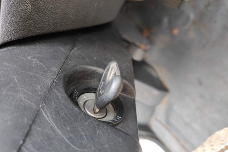 Used Wuling Zhiguang 2015 1.2L S Practical Model LSI Vehicle Key