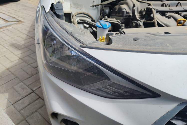 Used Hyundai Celesta 2018 1.6L Automatic GL Enjoyment Edition China VI compliant Right Front Headlight