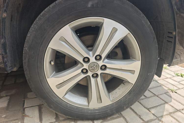 Used Toyota Highlander 2009 3.5L 4x4 7-Seater Luxury Edition Right Front Wheel Hub