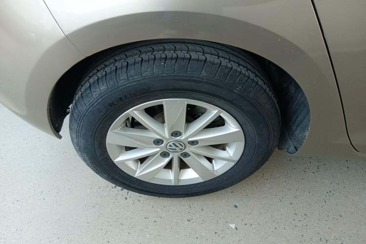 Used Volkswagen Golf 2016 1.6L Automatic Fashion Model Exterior 5