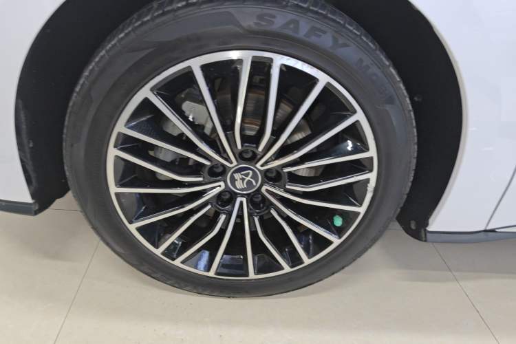 Used BYD Han 2020 DM Four-Wheel Drive Performance Edition Prestige Model Left Front Wheel Hub