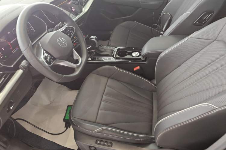 Used Volkswagen Passat 2024 380TSI Dragon Edition
