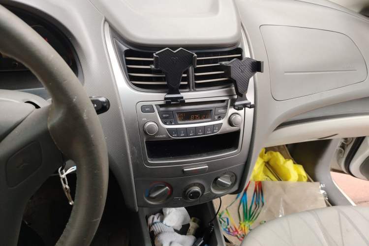 Used Chevrolet Sail 2013 Sedan 1.4L Manual - Youyi Happiness Edition Audio And AC Panel