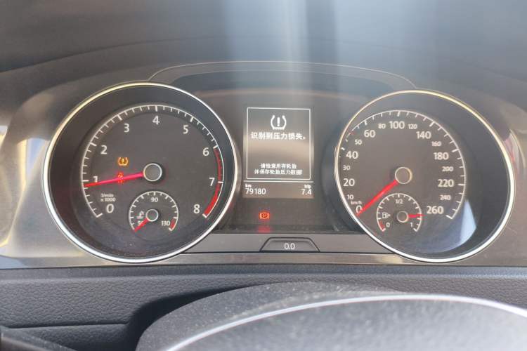 Used Volkswagen Golf 2017 1.6L Automatic Comfort Million-Vehicle Anniversary Edition
