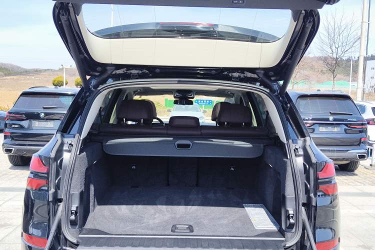 Used BMW X5 2023 xDrive 30Li Luxury M Sport Night Edition Package